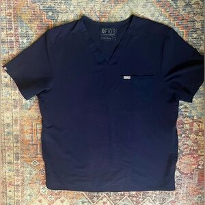Figs Men's Navy Blue Chisec 3 pocket scrub top xxl